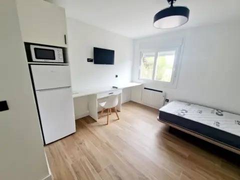 Habitación en calle de Calatrava, 20