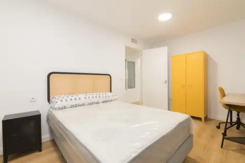 Habitación en calle Joan Carles I, nº 19