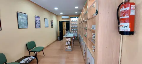 Local comercial en calle de Valverde, 1