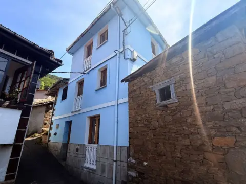 Casa pareada en calle Gramedo, nº 27 -A