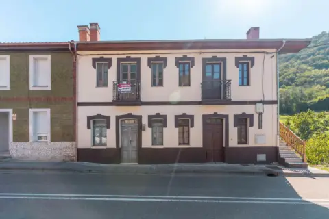 Casa adosada en calle de la Polea, 19