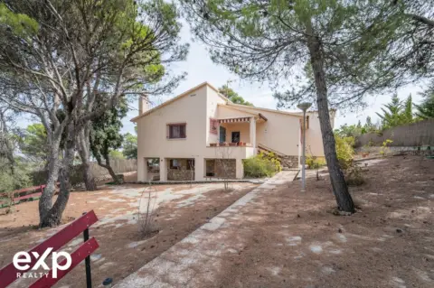 Chalet en calle Nueva Sierra Gd, nº 2