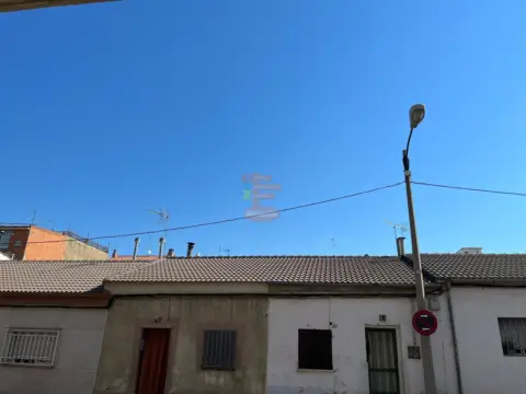 Chalet en calle de Miguel Ángel Blanco Garrido