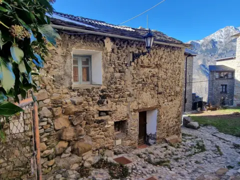Casa en calle de la Fuente, 14
