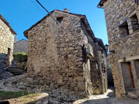 Casa en calle de la Fuente, 14