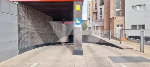Garaje en calle de Deyanira