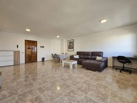 Piso en Avenida Polizón