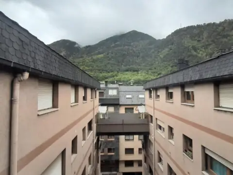 2-bedroom penthouse seasonal rent in Centro, Andorra la Vella · 30 of 60
