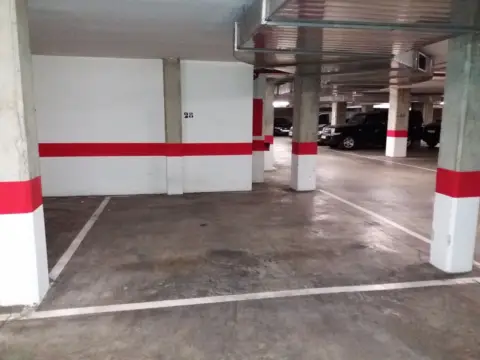 Garatge a Vía Universitas, 30