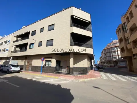 Piso en Avenida del Mediterráneo, 28