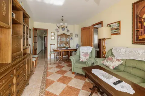 Piso en calle de los Reyes Católicos