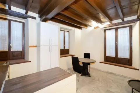 Apartamento en calle Cocheras de San Cecilio, 5
