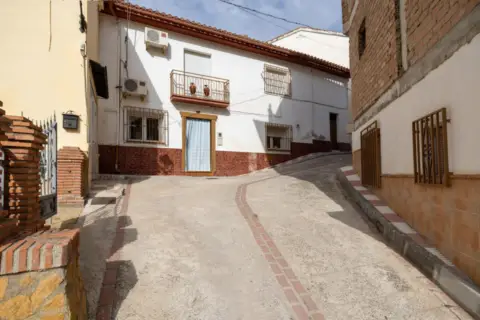 Casa en calle C. Molinillo, 30