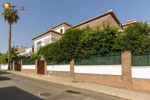 Chalet en calle de Alonso de Contreras, 14