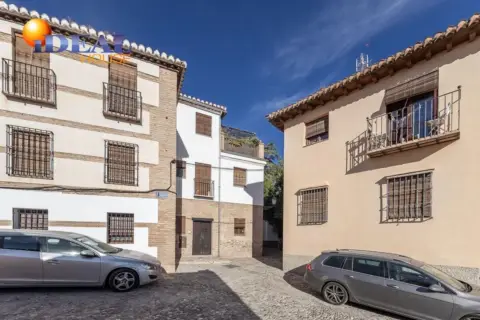 Edificio en Placeta del Cristo de las Azucenas, 5