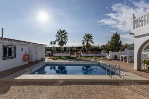 Chalet en calle Polígono 10 Paraje 79 Riegos de Moraleda, nº 280