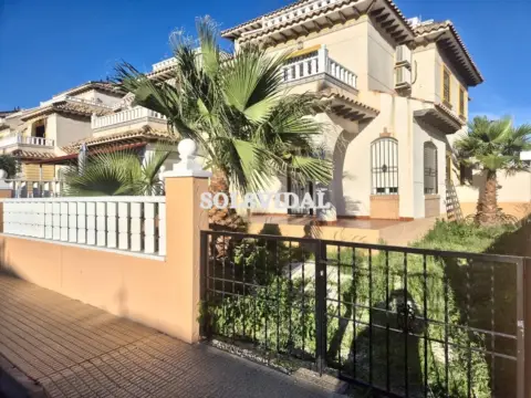 Chalet en calle Cabo Finisterre
