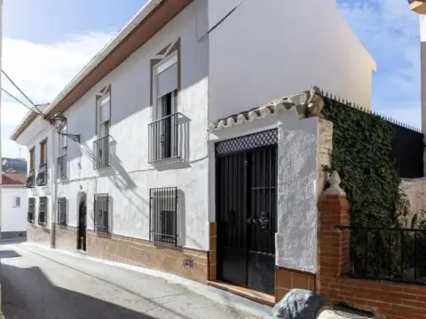 Casa adosada en calle de Mariana Pineda, 1