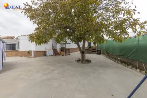 Casa en Huétor Tájar