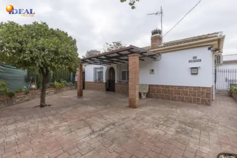Casa en Huétor Tájar