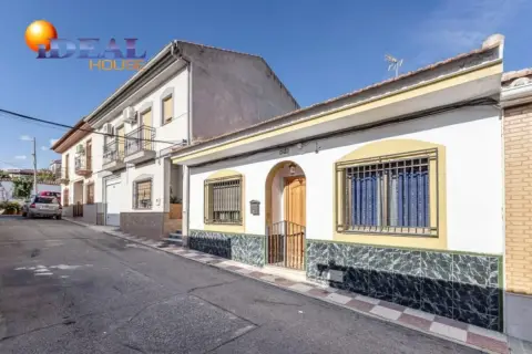 Casa adosada en calle Nueva, 58