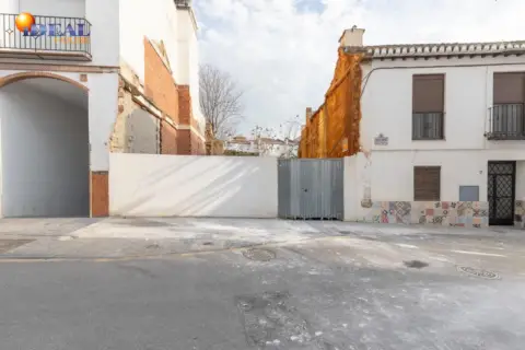 Terreno en calle del Rosal