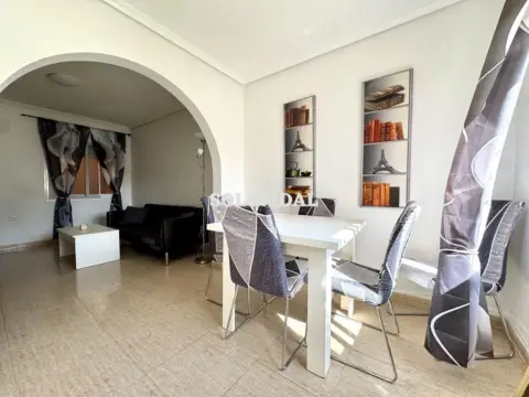 Casa en calle Mazarron  en  Jeron.-Avileses