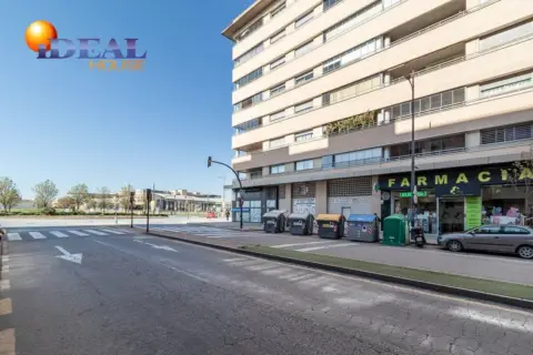 Local comercial en Avenida de Dílar, 146