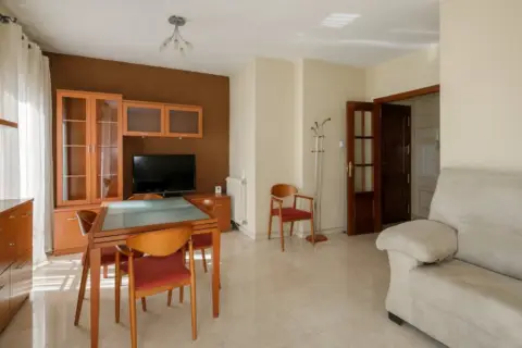 Piso en calle Pdta Luis Seco de Lucena, nº 14