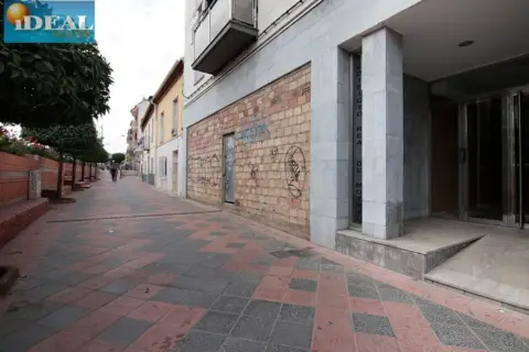 Local comercial en calle Real de Motril