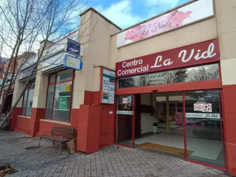 Local comercial a calle Vid La