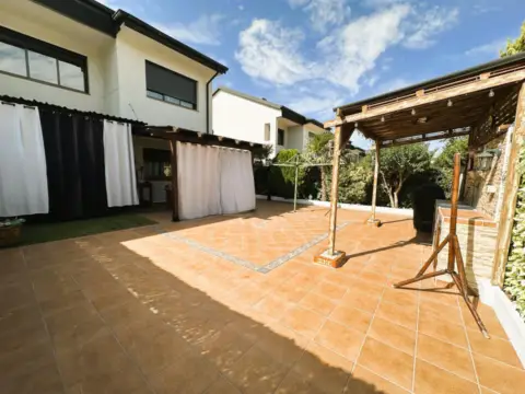 Casa adosada en - La Perlita -