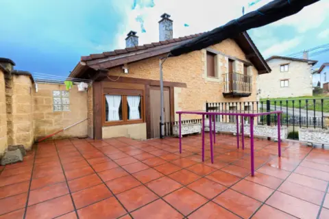 Casa en calle Lezana de Mena