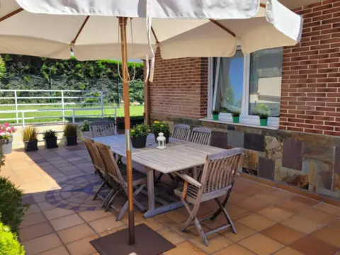 Casa adosada en calle Paco Labiano