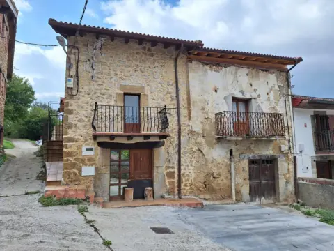 Casa adosada en calle Bo. Santiago
