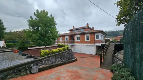 Casa adosada en calle C. Uriarte