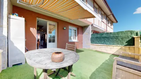 Casa adosada en calle de Lázaro Cárdenas