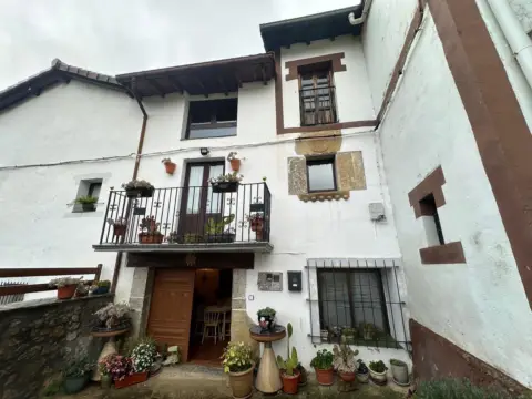 Casa en Poblado de Vallejo de Mena