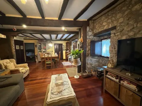 Casa en Poblado de Vallejo de Mena