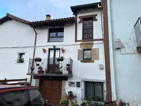 Casa en Poblado de Vallejo de Mena