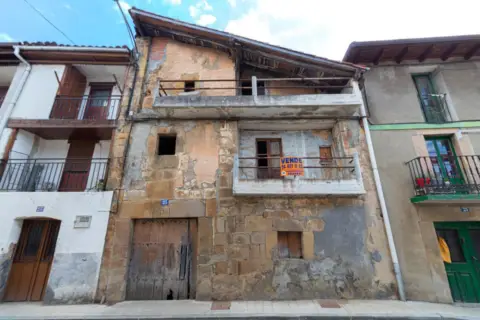 Casa adosada en calle Lehendakari Agirre, nº 23