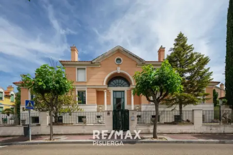 Chalet en calle de la Flauta Mágica, 8