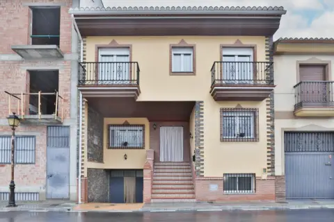 Casa pareada en calle Málaga