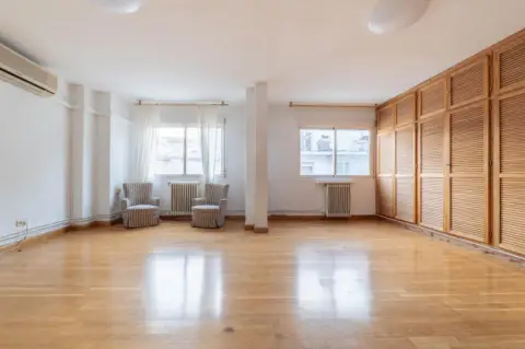 Piso en calle de San Vicente Ferrer