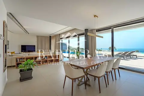 Chalet en calle Josefina de La Torre