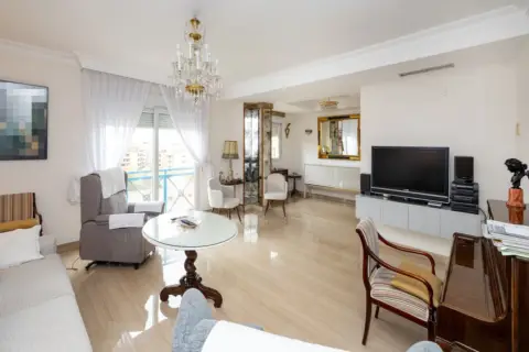 Piso en calle Sócrates, 1