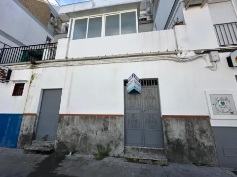 Local comercial en calle Florentino Bartolome Zorr