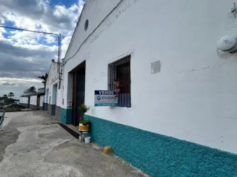 Nave industrial en Carretera Carmona