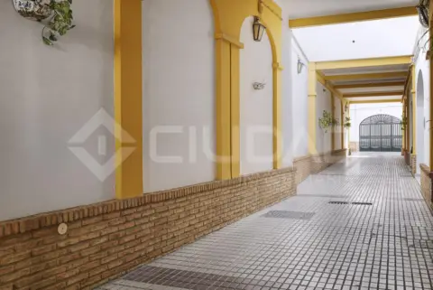 Casa en calle de la Madre Carmen Ternero Ibarra