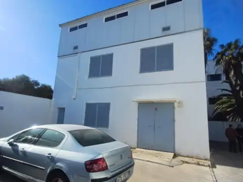 Nave industrial en Cortadura